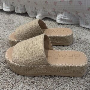 Platform Slide Sandals in Natural Raffia